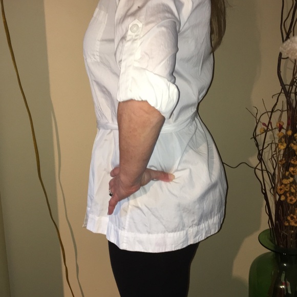 🌻 Banana Republic white button up - Picture 2 of 2